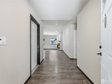 1025 Loganberry Ln