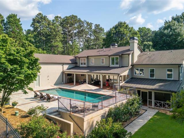 1025 Stonegate Court