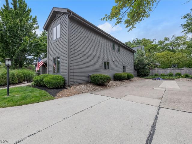1025 Stonewood Court