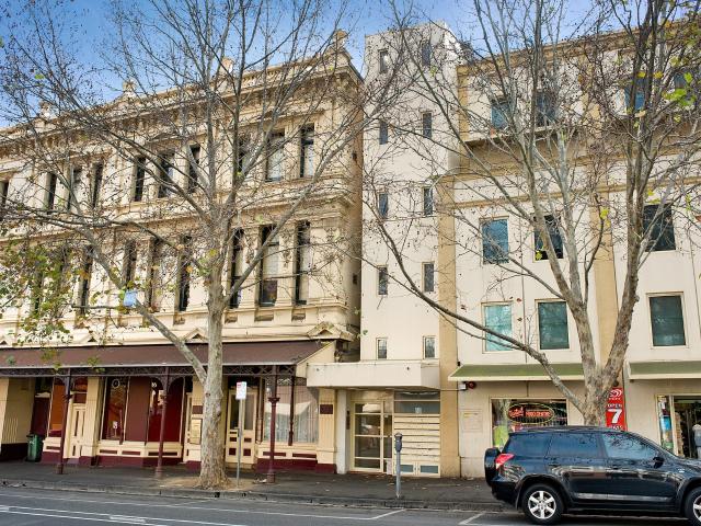 102/70 Queensberry Street, Carlton