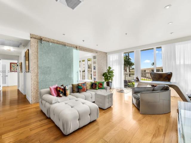 10275 Collins Ave, 102, Bal Harbour, FL