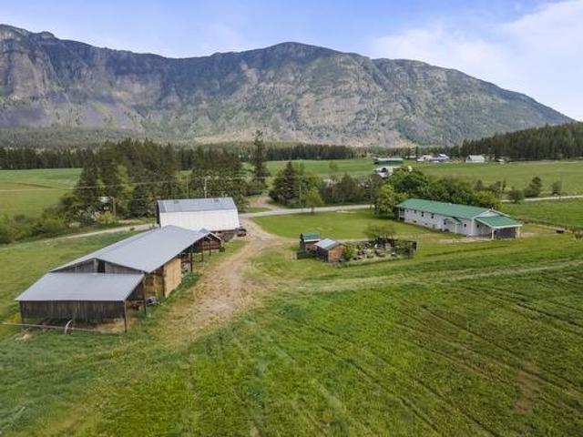 1027 Huscroft Road, Lister, BC, V0B 1G1 house for sale | Listing ID 10388 | Royal LePage