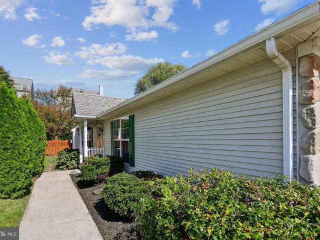 1027 Searay Court