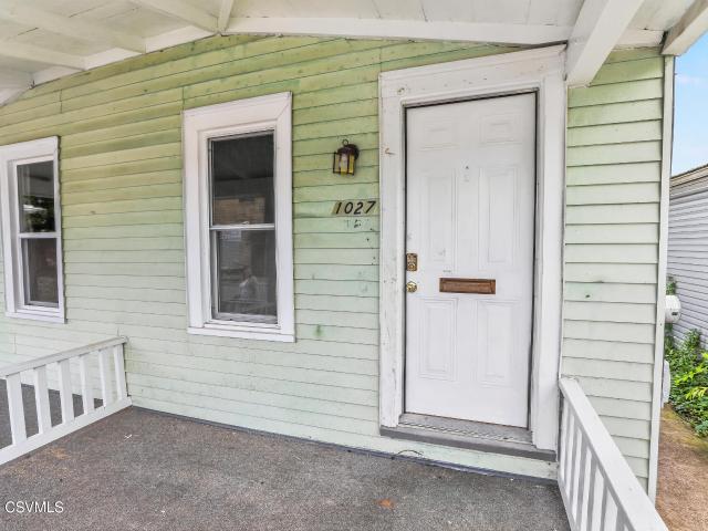 1027 WALNUT Street