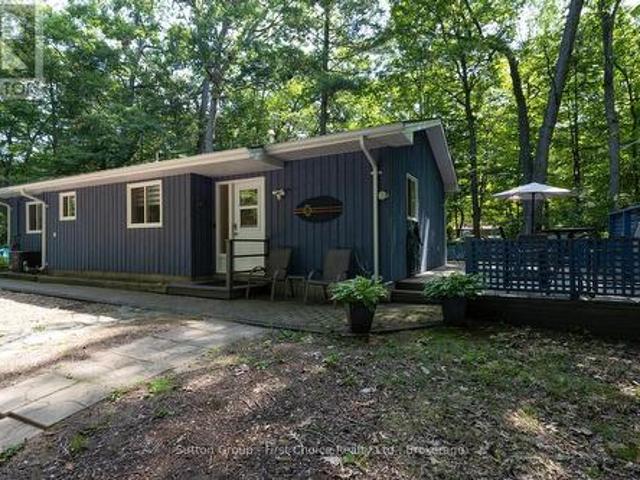 10287 Christie Boulevard, Lambton Shores Grand Bend, ON, N0M 1T0 house for sale | Listing ID X13699 | Royal LePage