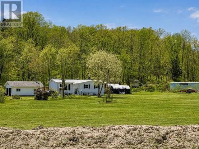 1028 Crabbe Lane, Dysart Et Al Guilford, ON, K0M 1S0 house for sale | Listing ID X12635 | Royal LePage