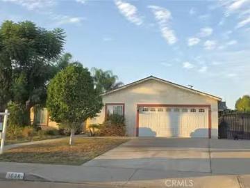 1028 W WOODCREST ST, BLOOMINGTON, CA 92316