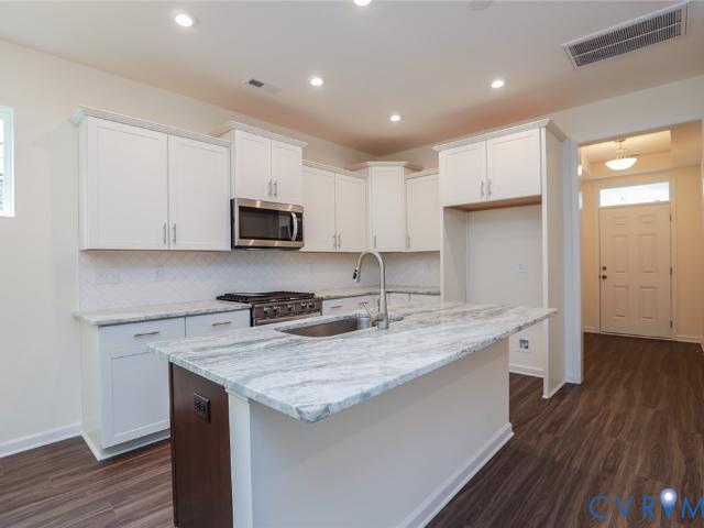 10299 Szalay Ln, Ashland, VA 23005 | MLS #2601