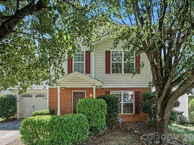 1029 Jordans Pond Ln, Charlotte, NC 28214