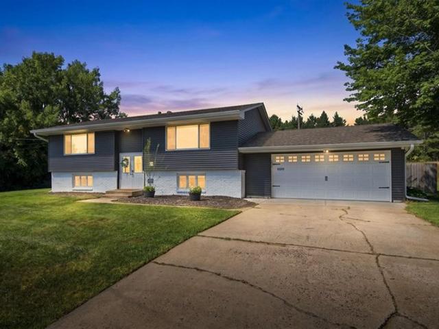10201 th St N, Forest Lake, MN 55025
