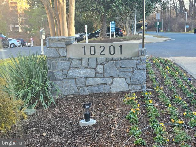 10201 Grosvenor Pl, Unit 527, Rockville, MD 20852 | MLS #MDMC2211