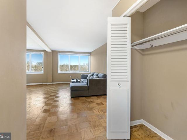 10201 Grosvenor Pl, Unit 1206, Rockville, MD 20852 | MLS #MDMC2227