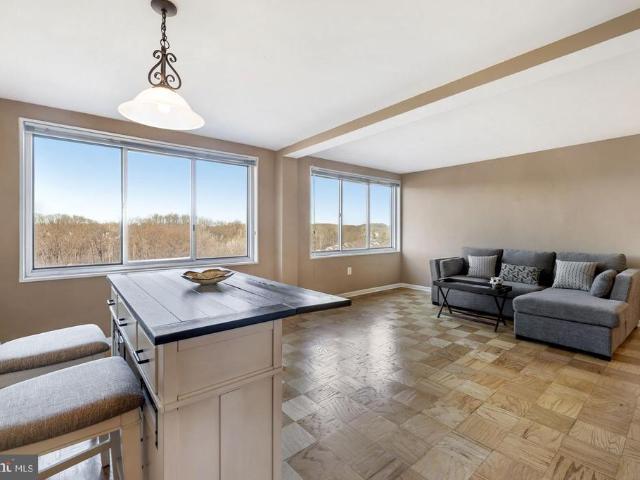 10201 Grosvenor Place # 1206