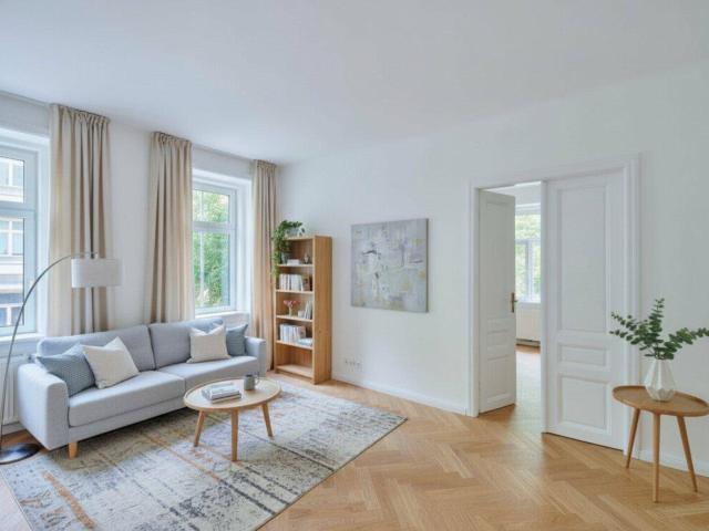 1020! Erstbezug nach Sanierung: Hochwertige Altbauwohnung Nähe Prater Balkon möglich!