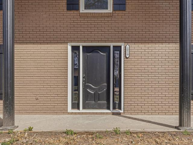 1020 Park Lane
