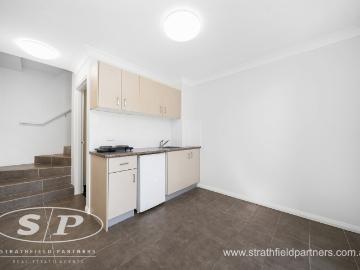 10/20a Centenary Road, Merrylands
