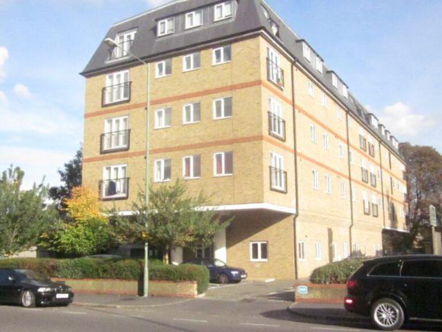 102/104 Crossbrook Street 2 bed flat to rent £1,450 pcm £335 pw