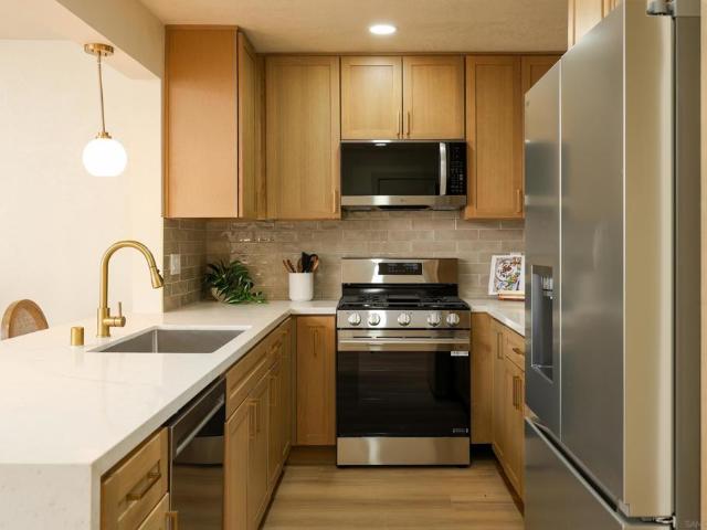 10211 Saluda Ave