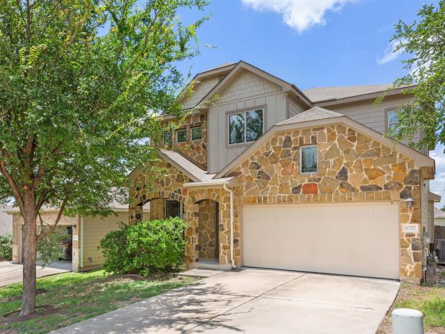 10217 Pinnacle Crest Loop