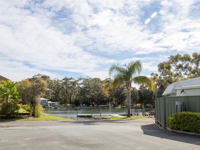 10/2162 George Bass Drive, TOMAKIN, NSW 2537