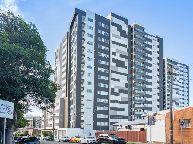 102/18 Harrow Road, Auburn