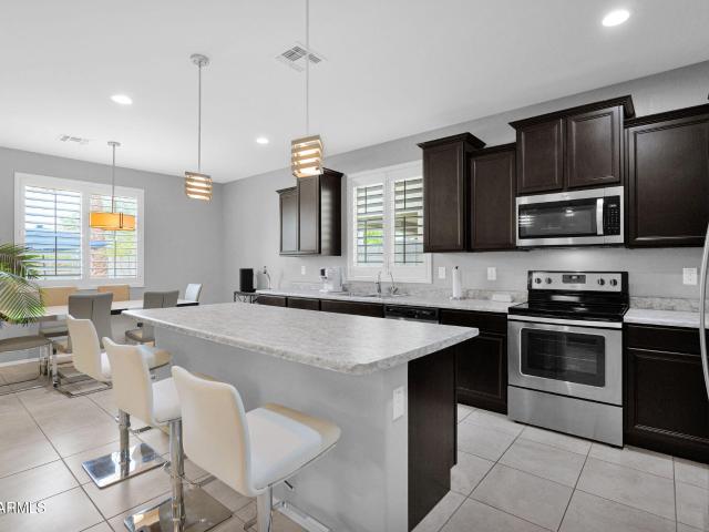 10219 w lawrence lane