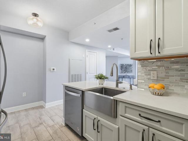 1021 N Garfield Street # 621