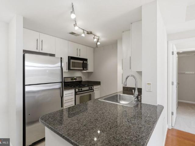 1021 N Garfield Street # 812