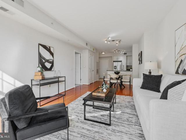 1021 N Garfield Street # 819