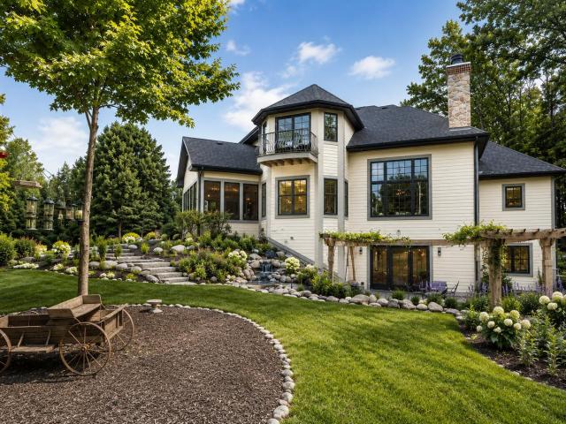 1021 Emerald Dr