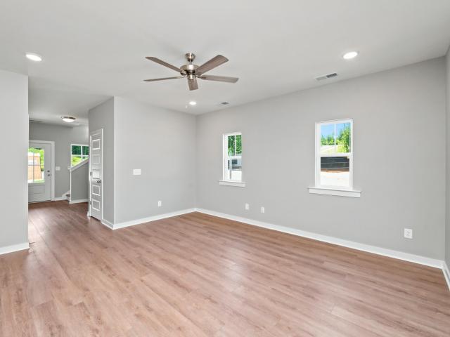 1021 Grand River Boulevard W