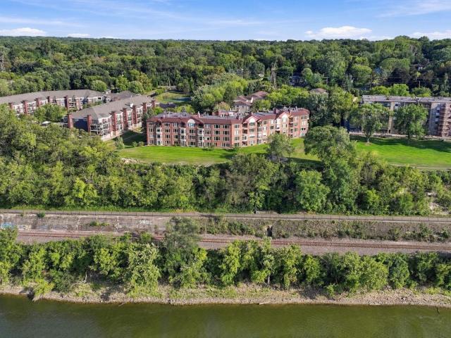 1021 Sibley Memorial Highway # 404