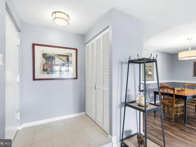 10222 Bushman Dr, Unit 8101, Oakton, VA 22124 | MLS #VAFX2322