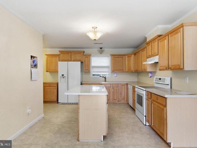 10225 Ocean Gateway