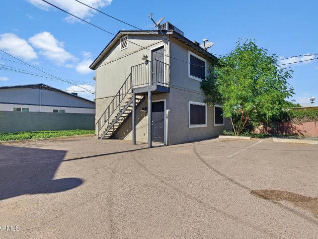 1022 N 22ND Place