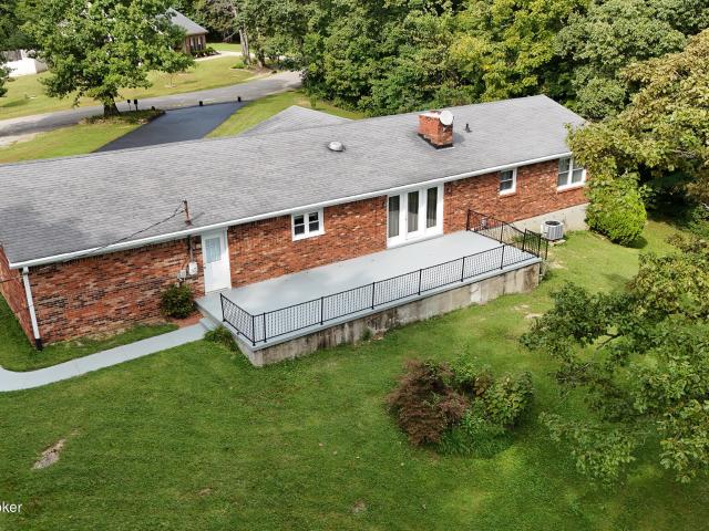 1022 Greenbriar Rd