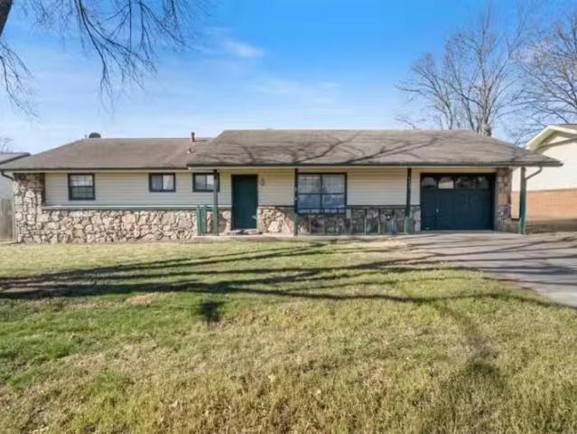 1022 HUMMINGBIRD LN, SILOAM SPRINGS, AR 72761
