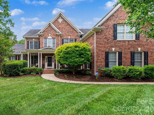 1022 Lake Forest Drive