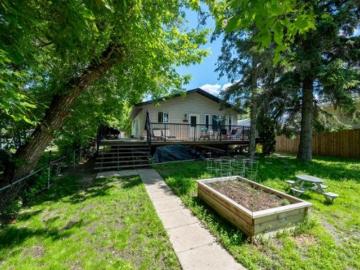 1022 10 Avenue, Wainwright, AB, T9W 1K6 house for sale | Listing ID A2321 | Royal LePage