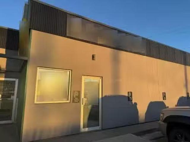 1022 1 Avenue, Beaverlodge, AB, T0H 0C0 commercial for lease.