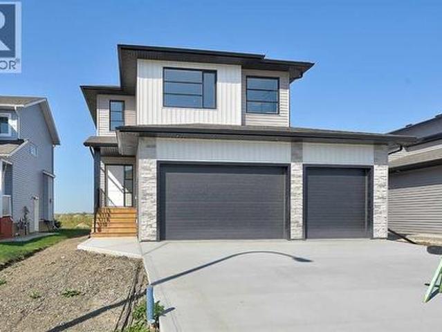 10237 Avenue, Grande Prairie, AB, T8V 6T1 house for sale | Listing ID A2351 | Royal LePage