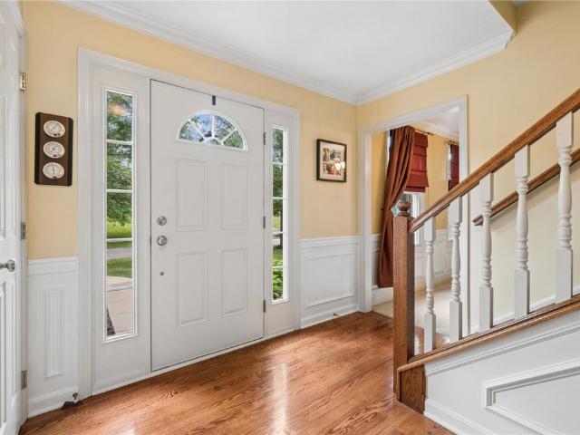 1023 Mayfair Dr