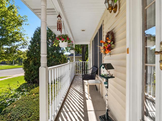 1023 Fox Hollow