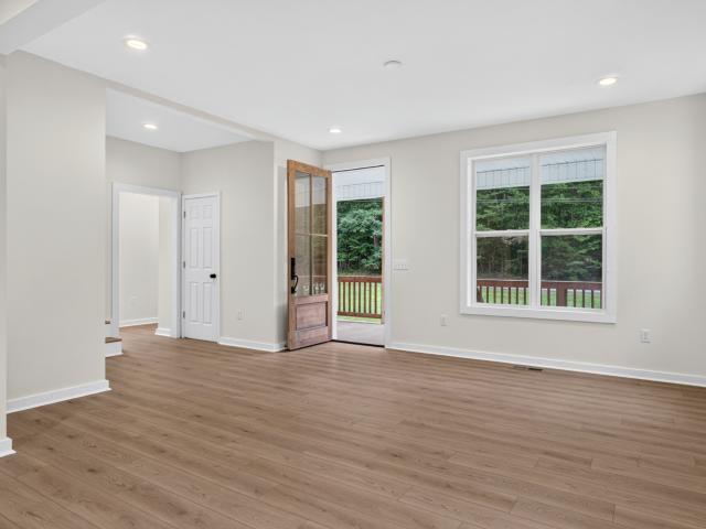 1023 W Laurel Way