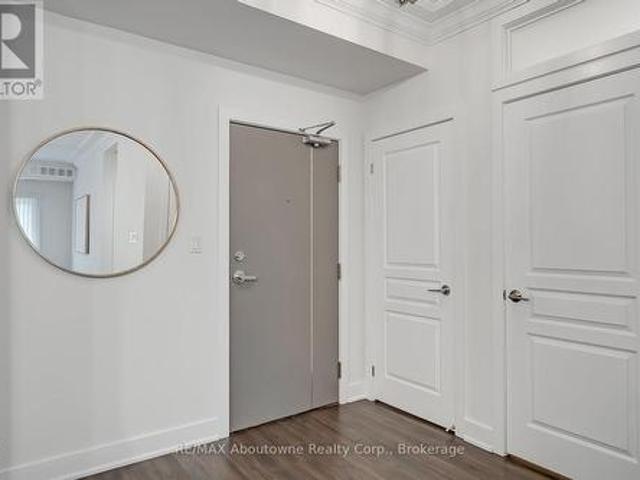 102 128 Garden Drive, Oakville Co Central, ON, L6K 0H7 condo for sale | Listing ID W13854 | Royal LePage