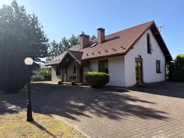 102 148 m², Opaka