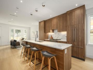 Greater Vancouver - Air conditioning, Parking