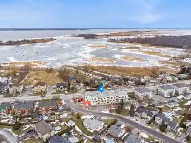 102 253 Boul. De Maple Grove, Beauharnois, QC, J6N 1L5 lease.