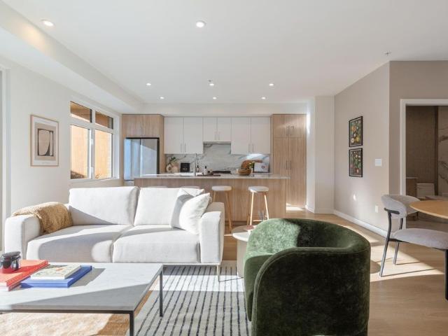 102 32110 Hillcrest Avenue, Abbotsford