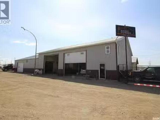 102 5Th Avenue W, Battleford, SK, S0M 0E0 commercial for sal.